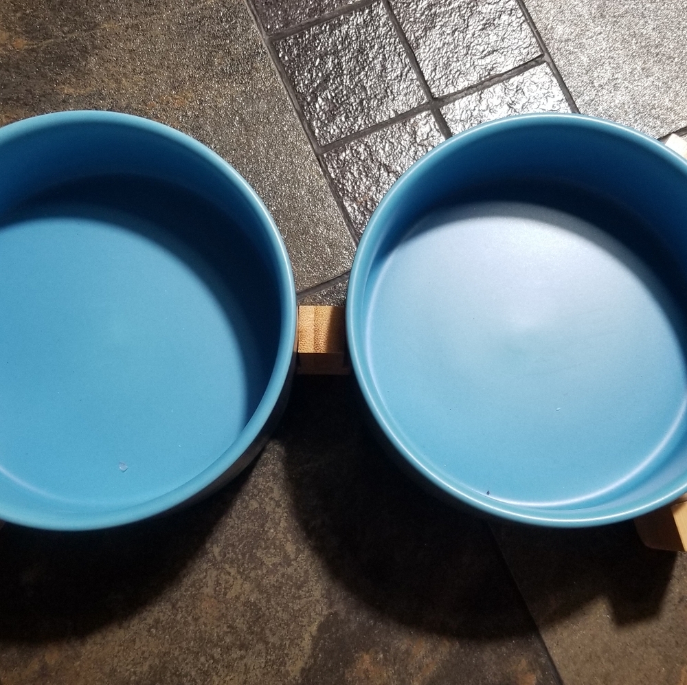 Dog feeding bowl set
